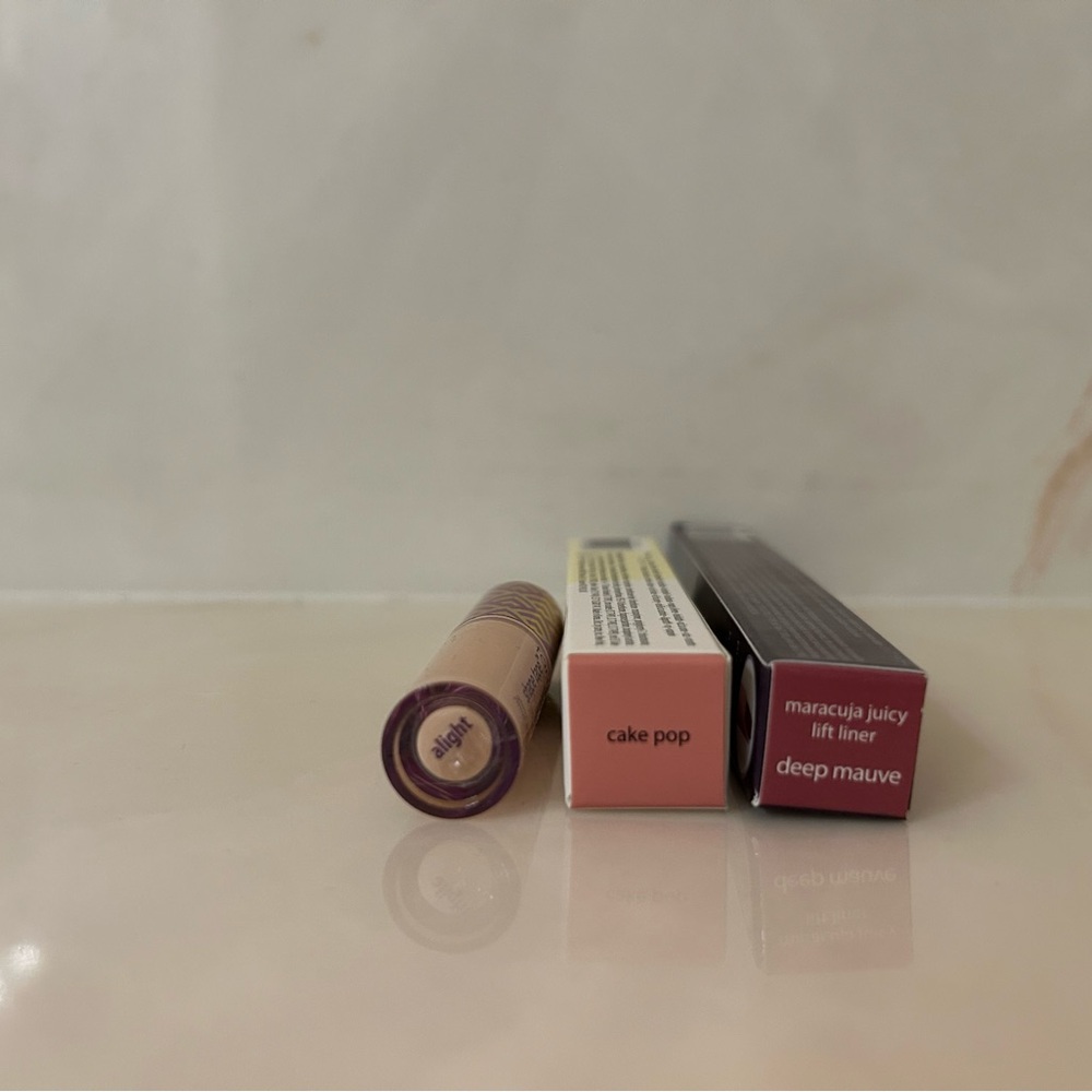 tarte makeup bundle - Picture 2 of 7